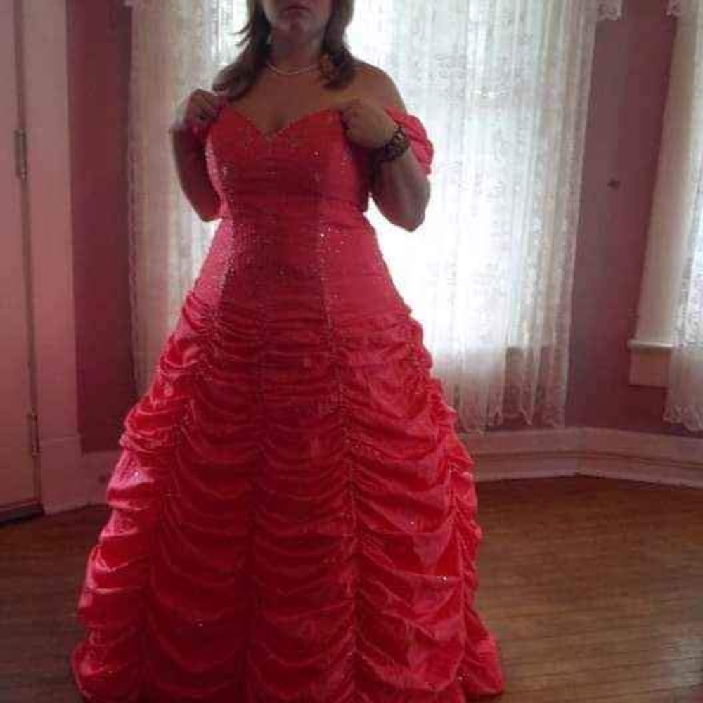 Elegant Pink Off-Shoulder Gown